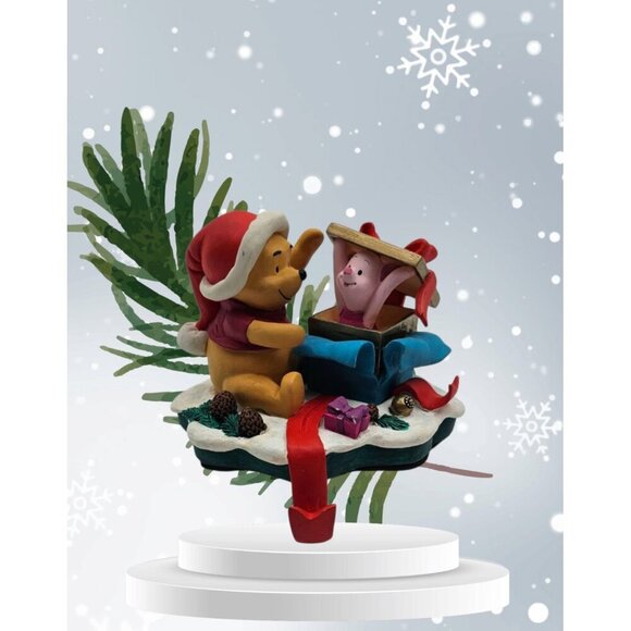 Vintage Disney It's A Small World Holiday - Pooh Bear & Piglet Stocking Holder - Picture 1 of 13